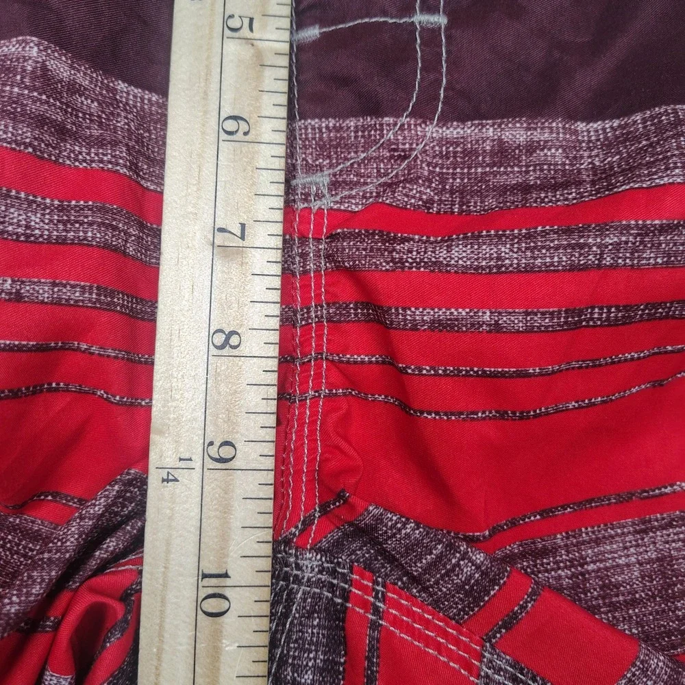 Unitop Board Shorts Mens 34 Red Burgundy Striped Cargo Pocket Polyester